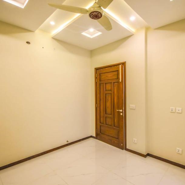 Luxurious 10 Marla House for Sale in DHA Phase 9 Town, Lahore Near Main Boulevard, Commercial Area, Schools, Parks, and Mosques-22