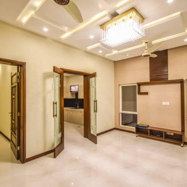 Luxurious 10 Marla House for Sale in DHA Phase 9 Town, Lahore Near Main Boulevard, Commercial Area, Schools, Parks, and Mosques-11