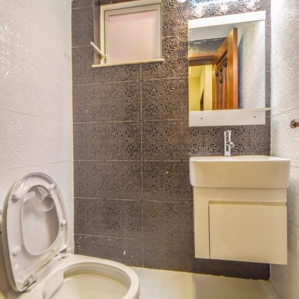 Luxurious 10 Marla House for Sale in DHA Phase 9 Town, Lahore Near Main Boulevard, Commercial Area, Schools, Parks, and Mosques-8