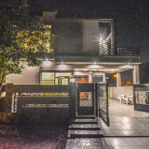 Luxurious 10 Marla House for Sale in DHA Phase 9 Town, Lahore Near Main Boulevard, Commercial Area, Schools, Parks, and Mosques-2