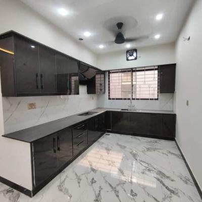 Luxurious 10 Marla House for Sale in Lake City Lahore