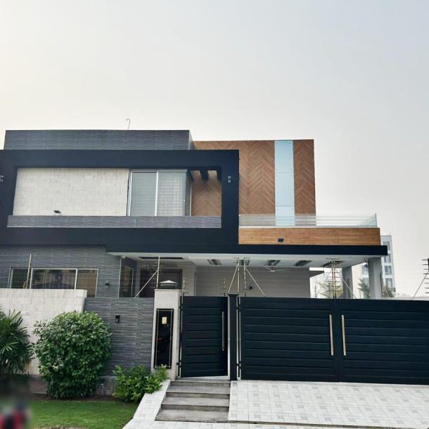 1-Kanal Brand New Master Piece Mention at Super hot Location.-36