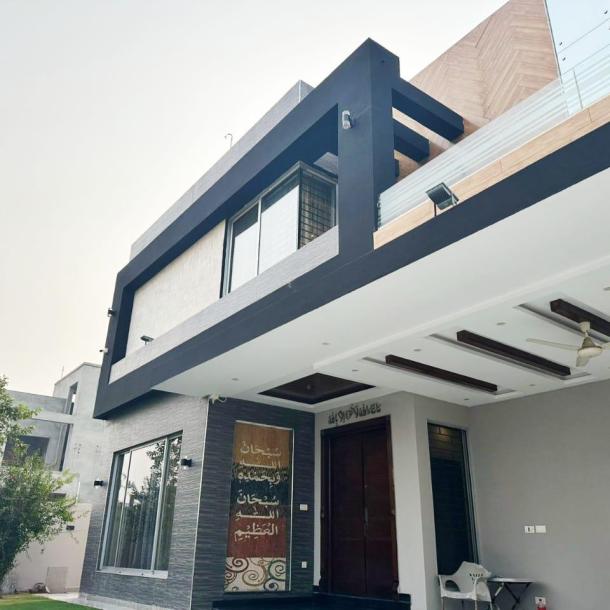 1-Kanal Brand New Master Piece Mention at Super hot Location.-35