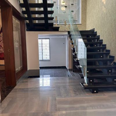 1-Kanal Brand New Master Piece Mention at Super hot Location.