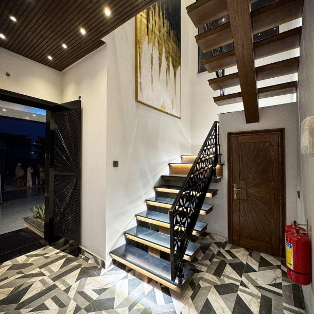 10 Marla House For Sale in DHA Phase 7, Lahore Pakistan-4