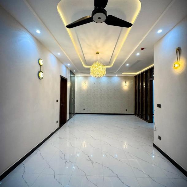 10 Marla House For Sale in DHA Phase 7, Lahore Pakistan-7