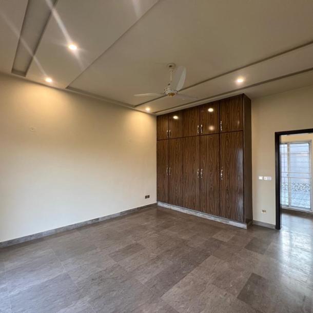 Modern 1 Kanal House Available For Rent In DHA Phase 7 Lahore.-12