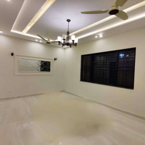 Stylish Upper Portion with Lawn DHA Phase 8 Lahore-10