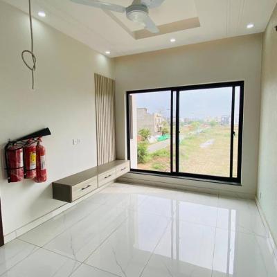 5 Marla Rental House – Prime Location in DHA 9 Town Lahore-3