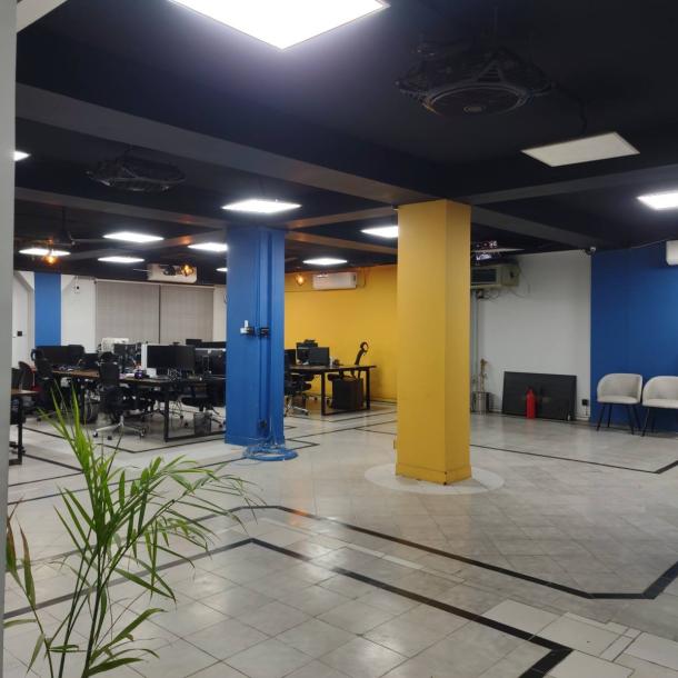 Full Furnish Office 3000 Sqft at Liberty Roundabout Facing main Boulevard Gulberg 3 Lahore-6
