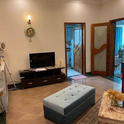 For Rent 1 Kanal Upper Portion Fully Furnished House in DHA Phase 5 Near Jalal Sons Market-3