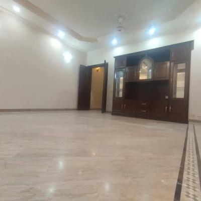 Beautiful Upper Portion 1 Kanal DHA Phase 4 Lahore-2