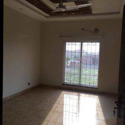 1 Kanal Upper Portion for Rent In DHA Phase 7 Lahore