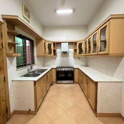 Beautiful 1 Kanal Upper Portion For Rent Peaceful Area DHA Phase 5 Lahore